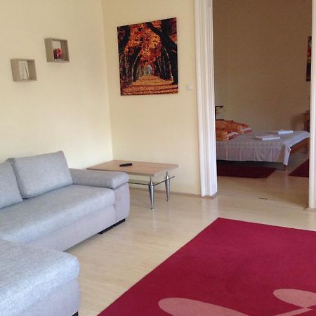 Peterfia Apartman Debrecen Exteriör bild