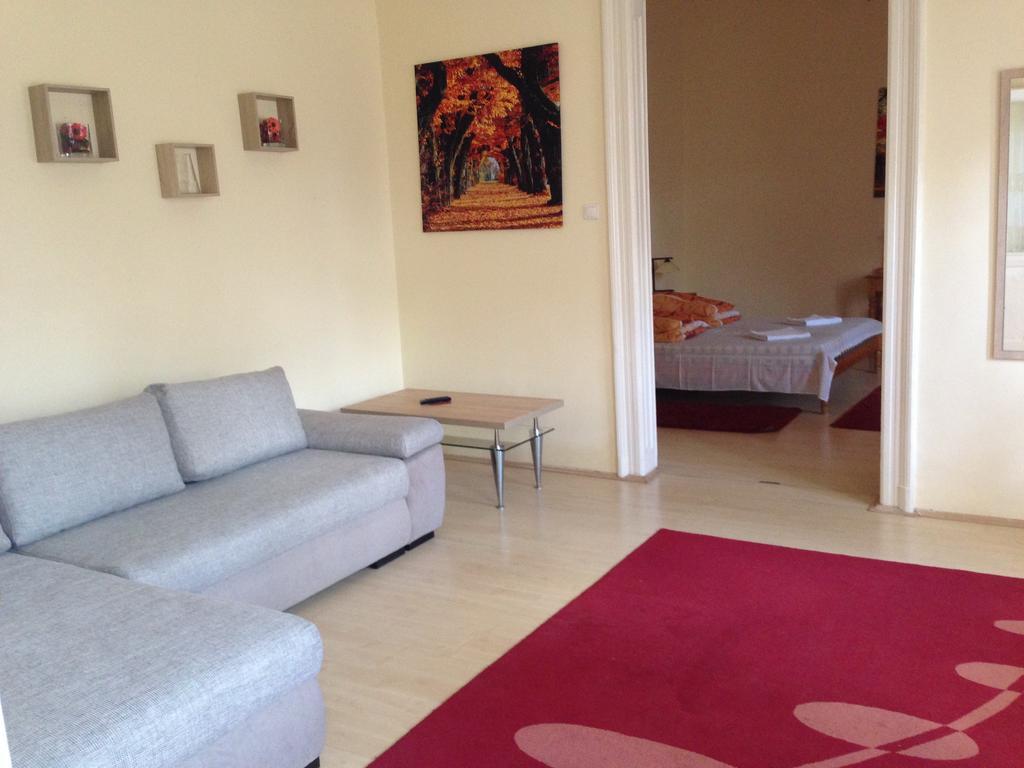 Peterfia Apartman Debrecen Exteriör bild